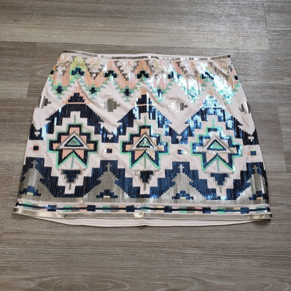Express Sequined Mini Skirt Tribal Pattern - Picture 6 of 10